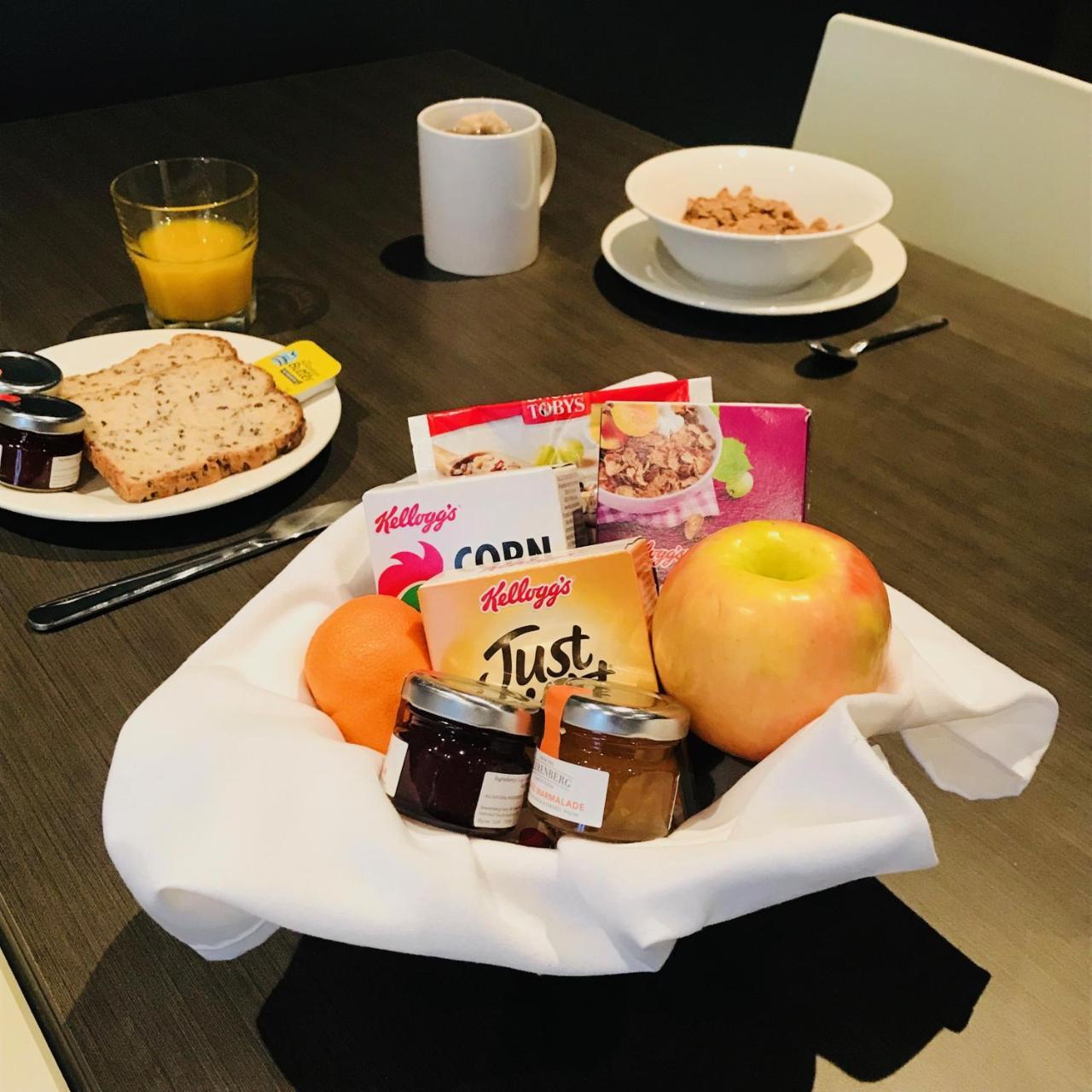 Portman House Motel Scone Kültér fotó